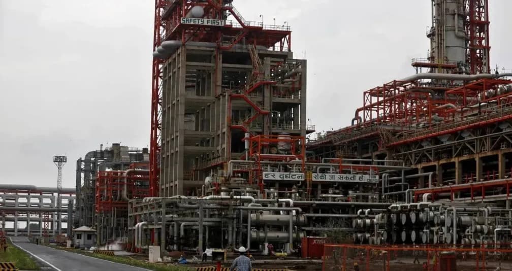 شركات التكرير في الهند تتجنب شراء النفط الروسي حتى إبرام اتفاق مع أميركا