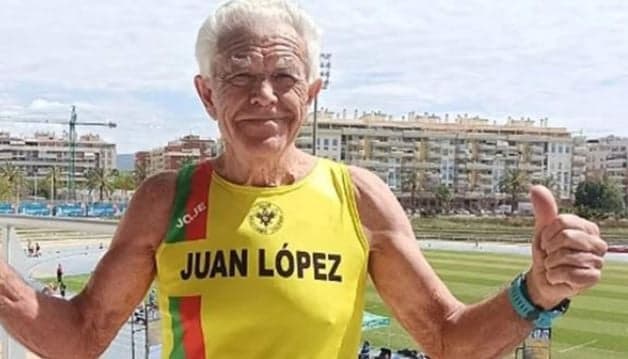 أذهل العلماء بجسمه الرياضي وقوامه العشريني… إليكم ما حصل مع هذا الرجل الثمانيني!