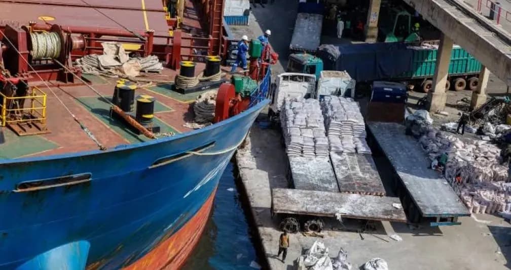 السنغال تحظر سفر مسؤولي الحكومة بسبب ارتفاع أسعار النفط