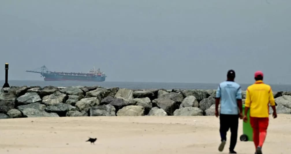 أسعار النفط تقفز 4 % مع بدء الحصار الأميركي للموانئ الإيرانية