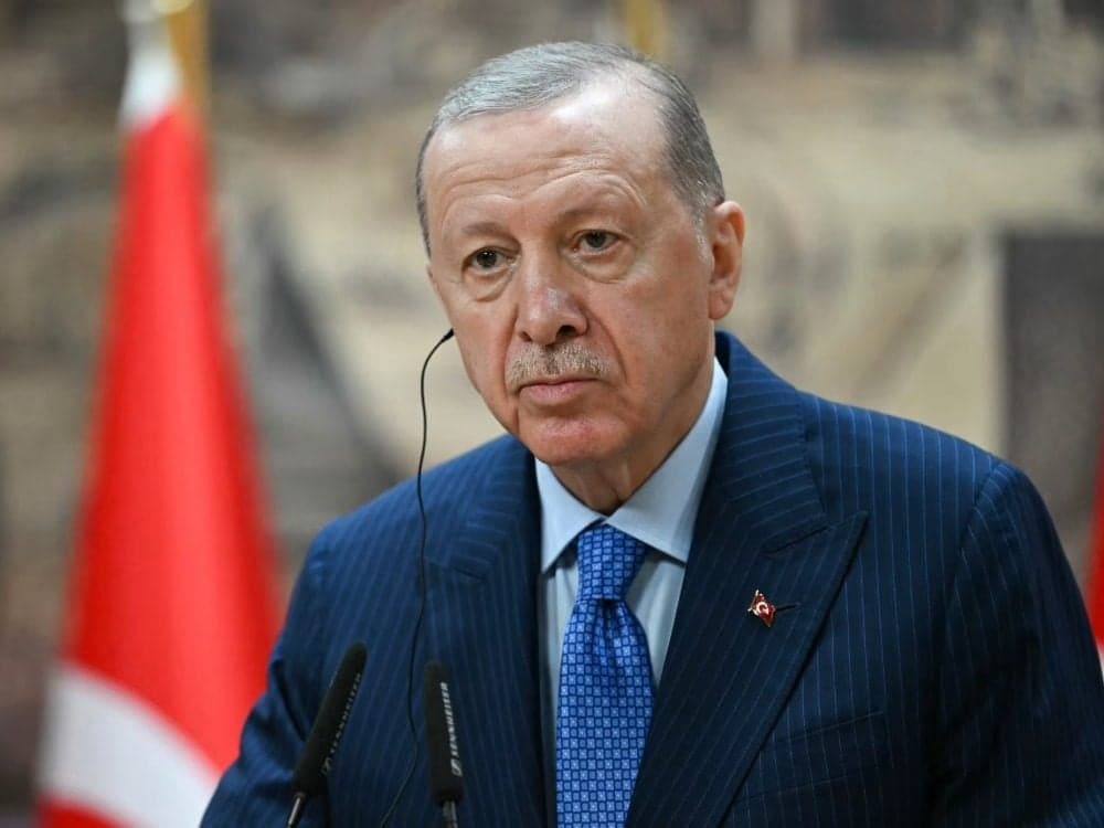 أردوغان: السلام ليس بعيدا